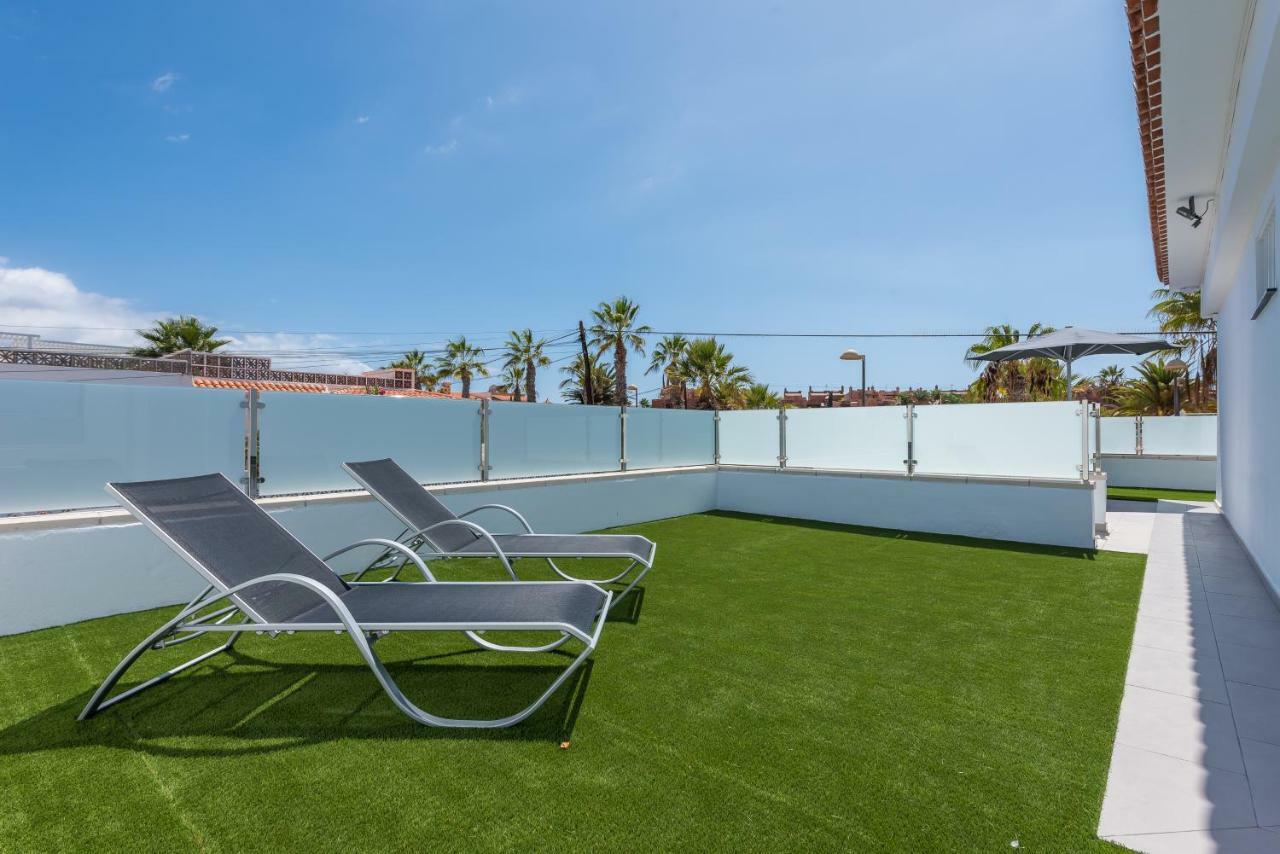 Luxurious 5* - 300m2 - Private Heated Pool - Garage - Wifi Villa