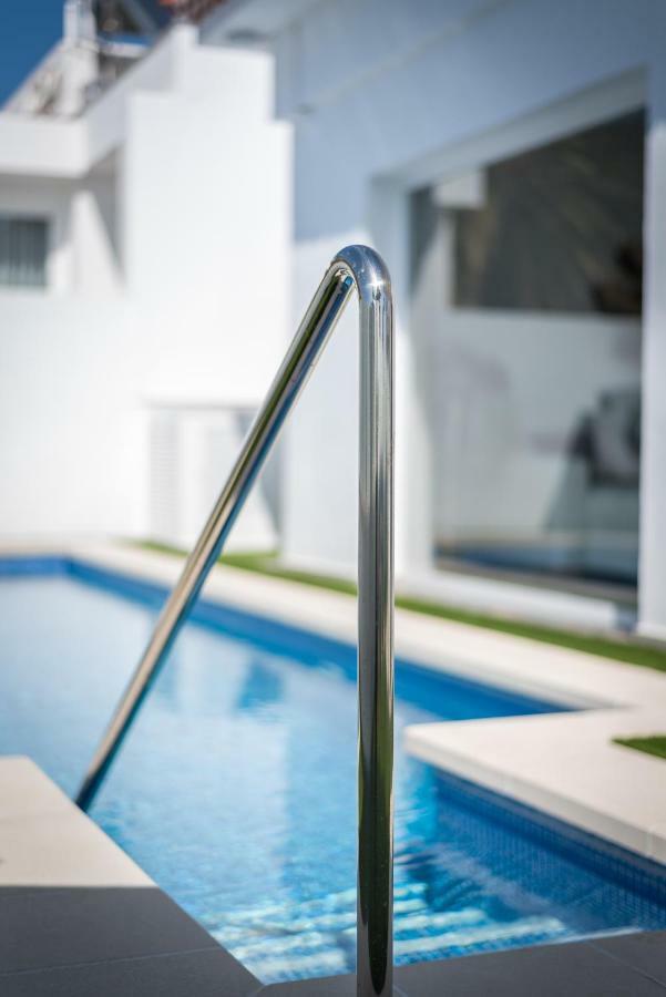 Luxurious 5* - 300m2 - Private Heated Pool - Garage - Wifi *