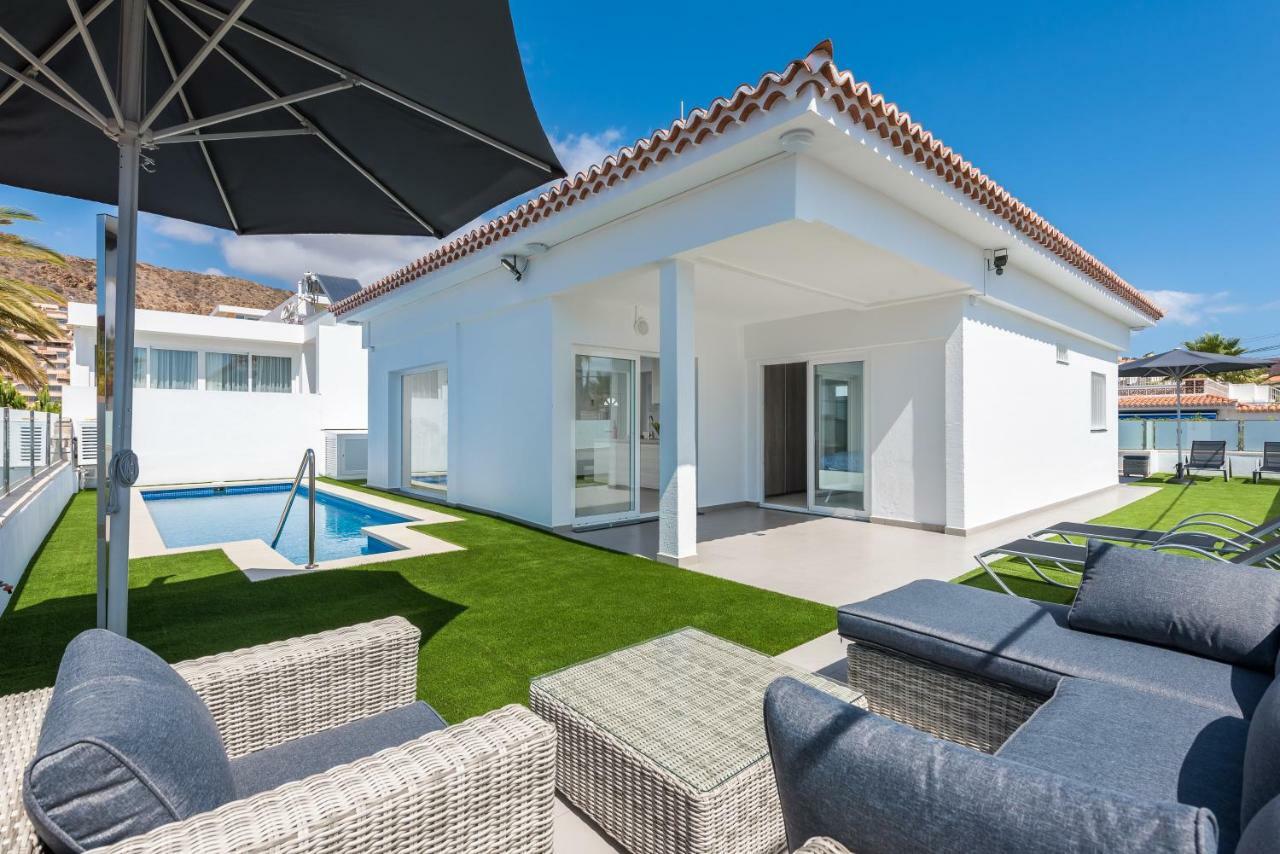 Luxurious 5* - 300m2 - Private Heated Pool - Garage - Wifi Villa