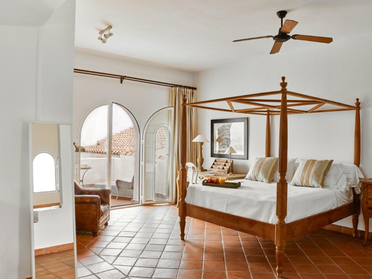 B Bou Cortijo Bravo Hotel