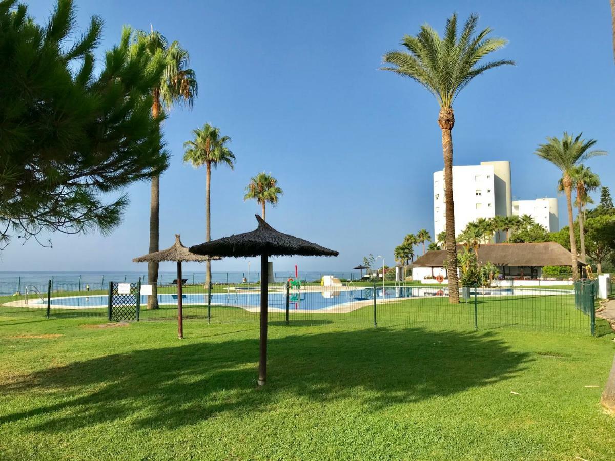 Mi Capricho, Beachfront, Grownfloor, Private Garden & Terrace Sitio de Calahonda