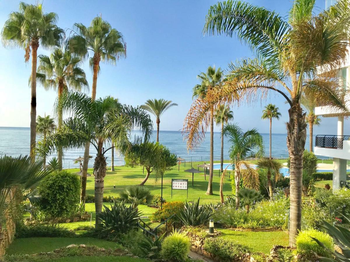 Mi Capricho, Beachfront, Grownfloor, Private Garden & Terrace Sitio de Calahonda