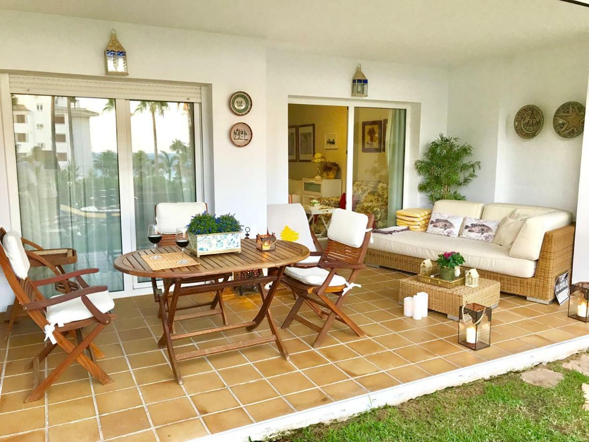 Apartamento Mi Capricho, Beachfront, Grownfloor, Private Garden & Terrace