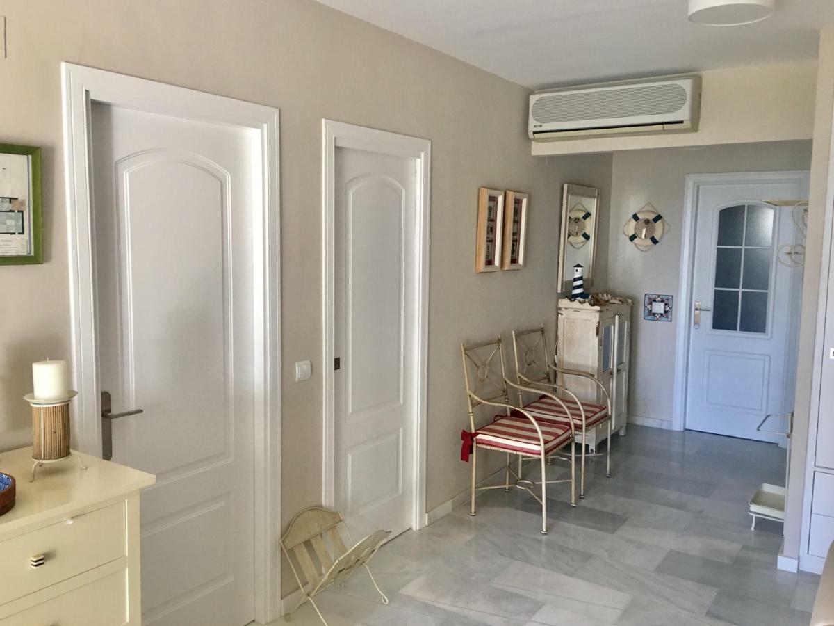 Mi Capricho, Beachfront, Grownfloor, Private Garden & Terrace Apartamento Sitio de Calahonda