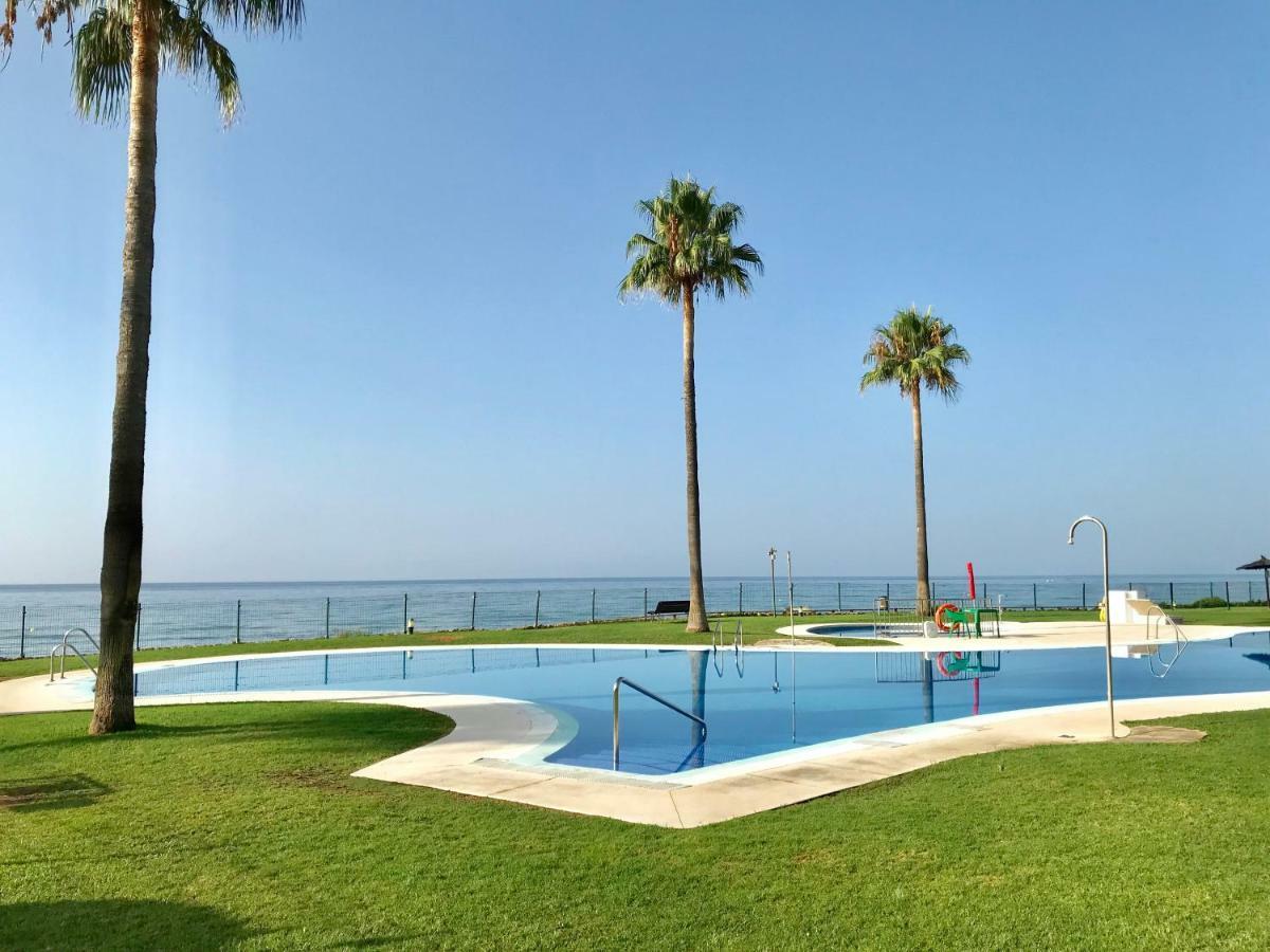 Mi Capricho, Beachfront, Grownfloor, Private Garden & Terrace Apartamento