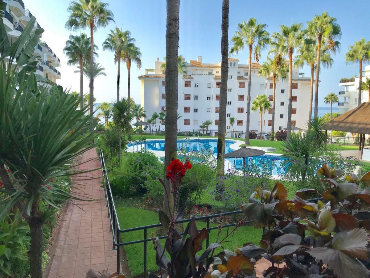 Mi Capricho, Beachfront, Grownfloor, Private Garden & Terrace Sitio de Calahonda