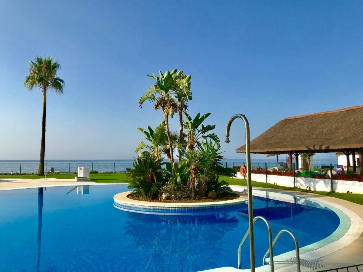 Mi Capricho, Beachfront, Grownfloor, Private Garden & Terrace Apartamento Sitio de Calahonda