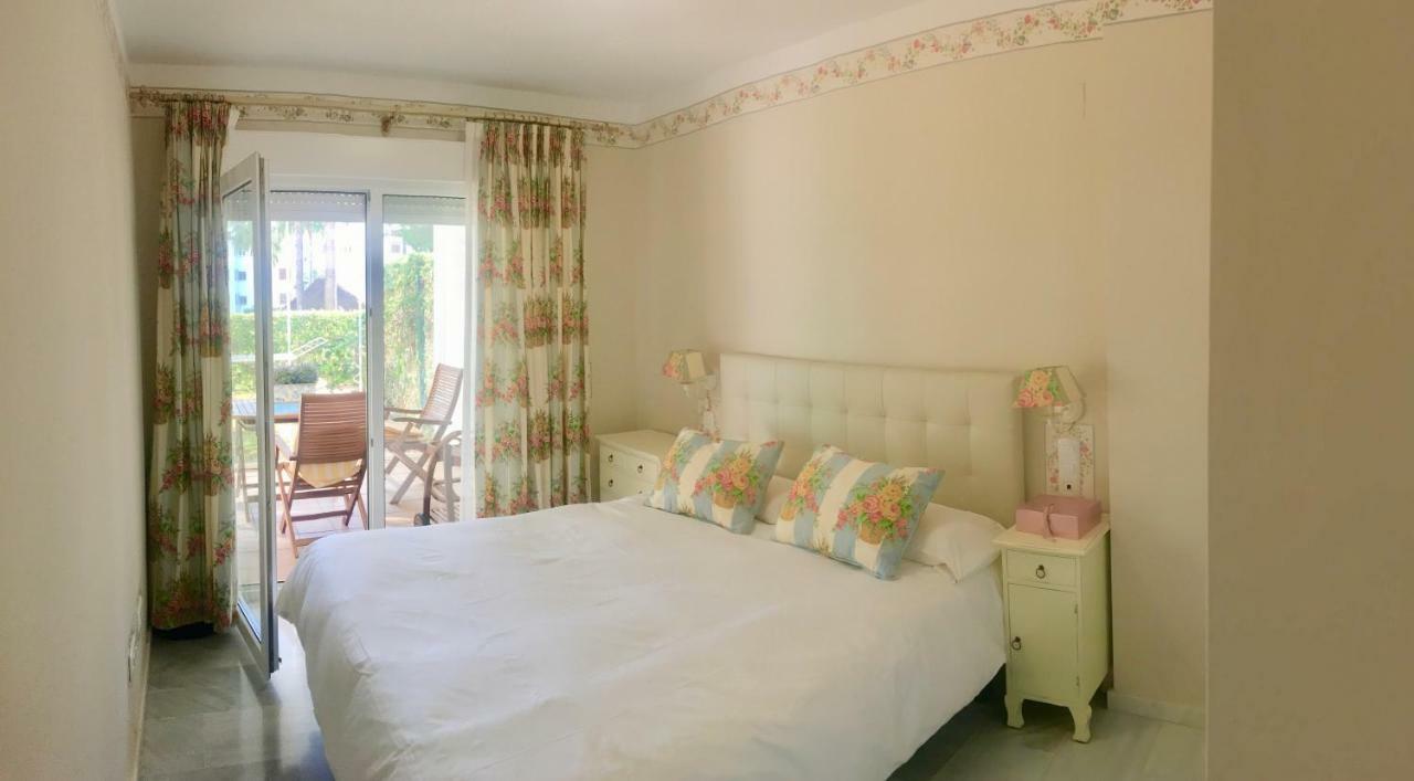 Mi Capricho, Beachfront, Grownfloor, Private Garden & Terrace *