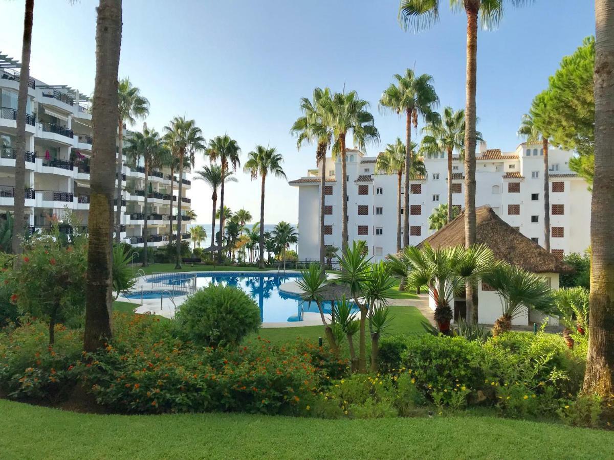 Mi Capricho, Beachfront, Grownfloor, Private Garden & Terrace Apartamento Sitio de Calahonda