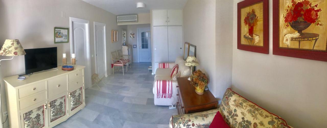Apartamento Mi Capricho, Beachfront, Grownfloor, Private Garden & Terrace *