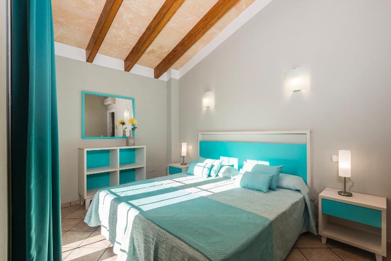 Maribel Cala Blanca (Menorca)