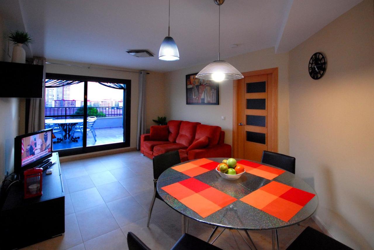 Apartamento Bonito Atico Con Aire Acondicionado,piscina Comunitaria, Parking Y Wifi *