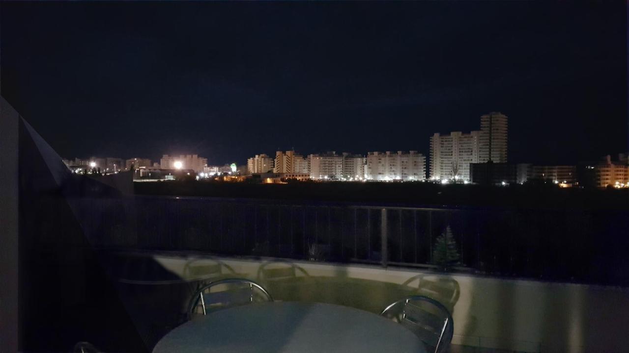 Bonito Atico Con Aire Acondicionado,piscina Comunitaria, Parking Y Wifi Apartamento