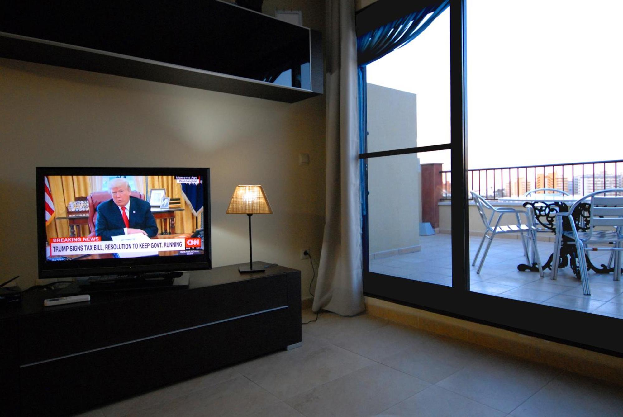 Apartamento Bonito Atico Con Aire Acondicionado,piscina Comunitaria, Parking Y Wifi
