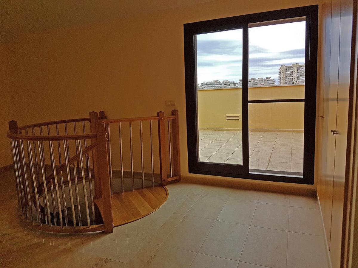 Bonito Atico Con Aire Acondicionado,piscina Comunitaria, Parking Y Wifi Apartamento Peñíscola