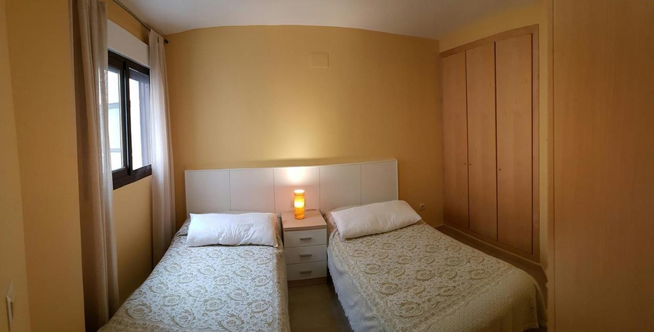 Bonito Atico Con Aire Acondicionado,piscina Comunitaria, Parking Y Wifi