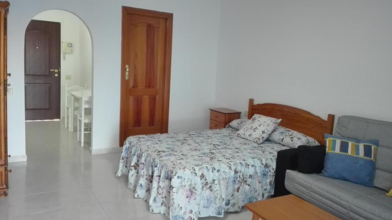 Apartment With Sea View And Pool
