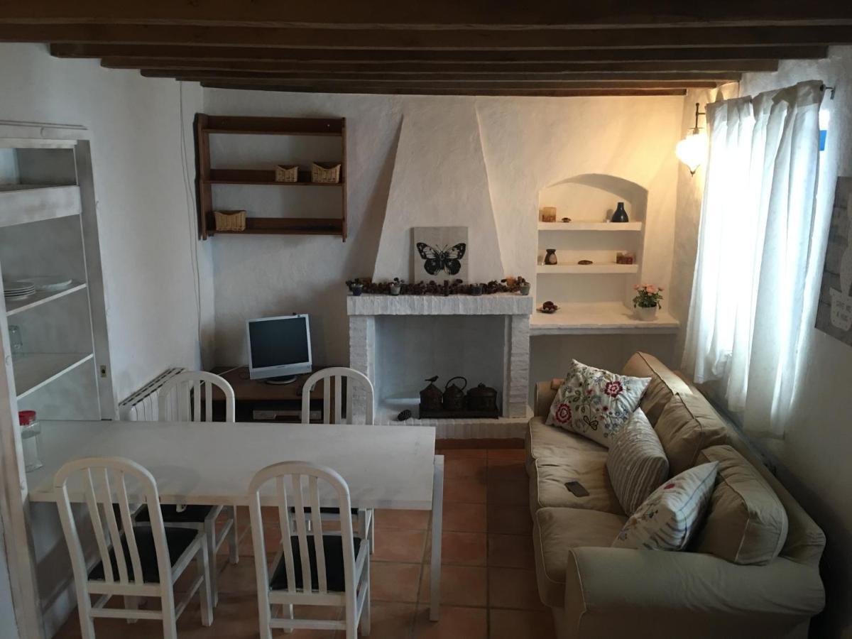 Casa Rural En Pueblo Blanco Country house Almogia