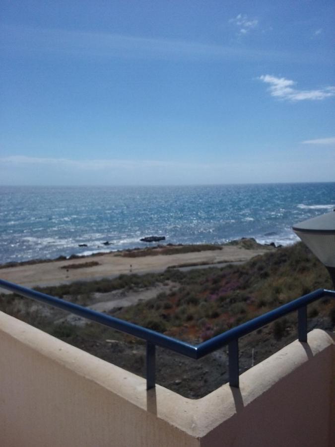 Junto Al Mar En La Costa De Almeria