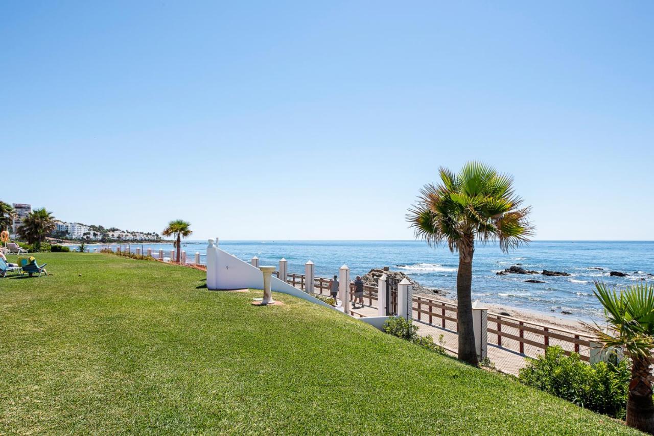 Apartamento En Primera Linea De Playa Lucera La Cala De Mijas