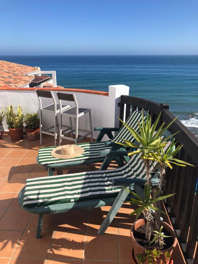 Beachfront Penthouse With Large Terrace And Breathtaking Sea Views Close To Marbella Spain Apartamento Sitio de Calahonda
