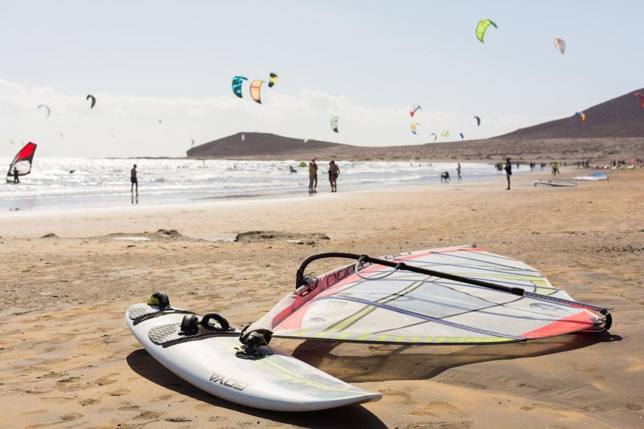 En Playa De La Tejita, El Medano *