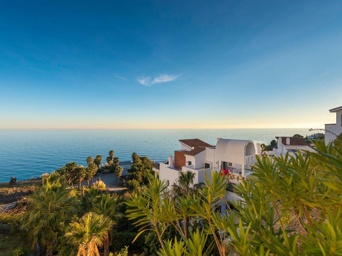 In Coast- Front Seaview By Interhome