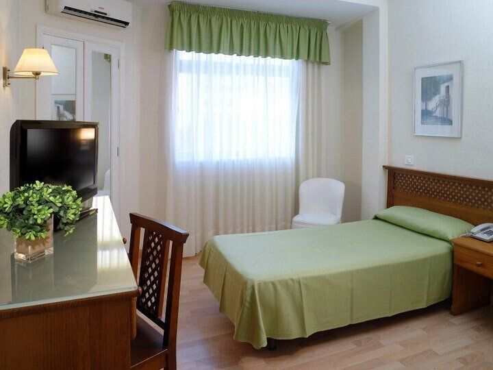 Hotel Adonis Pelinor
