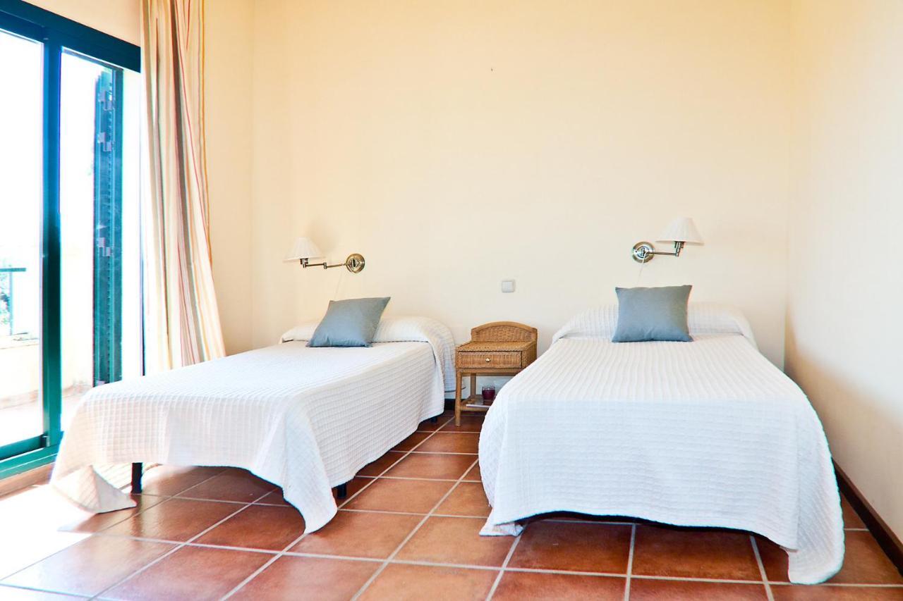 The Fairway Vista, Your Luxury Retreat With A Quiet Pool Pueblo Nuevo de Guadiaro