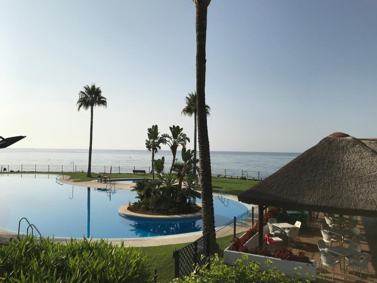 Apartamento Mi Capricho, Beachfront, Grownfloor, Private Garden & Terrace *