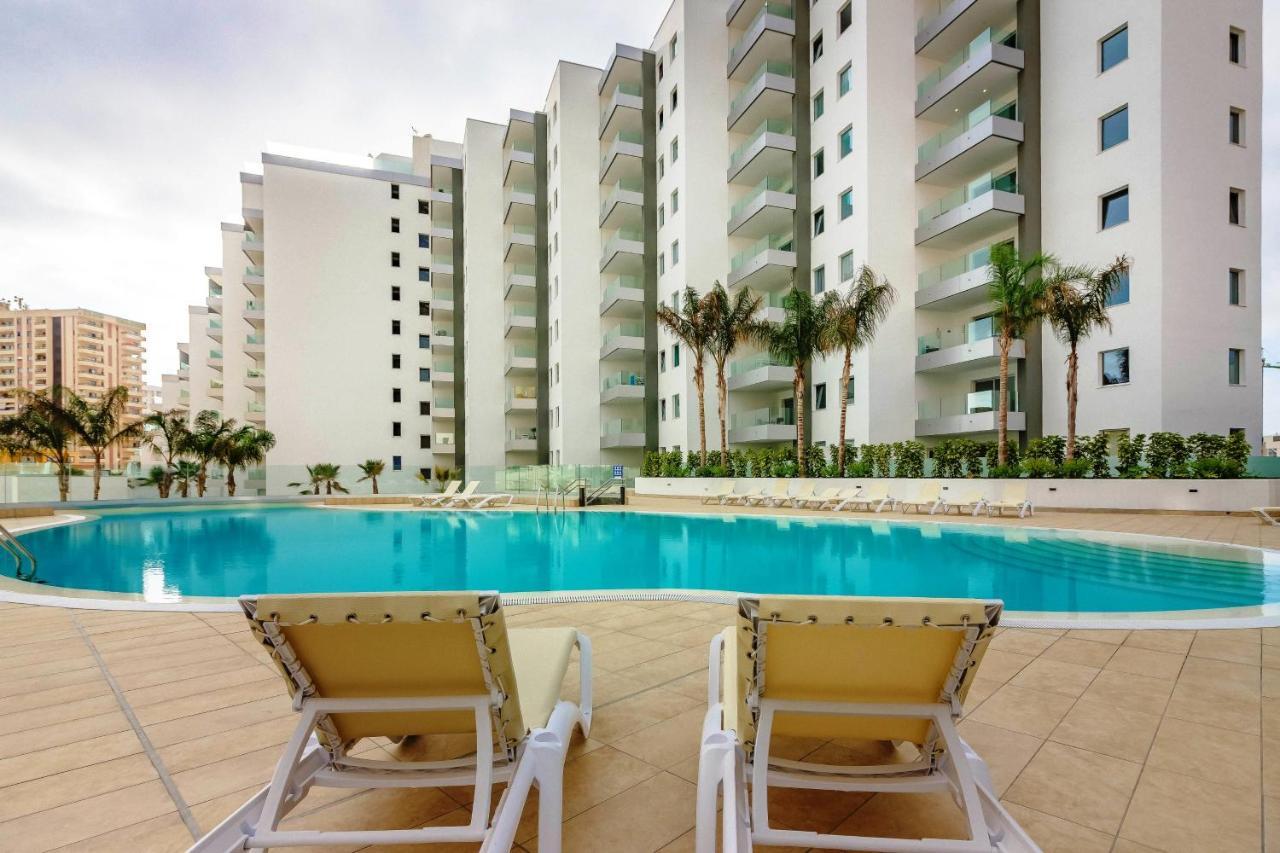Deluxe 2 Bedrooms With Chillout Terrace Apartment *