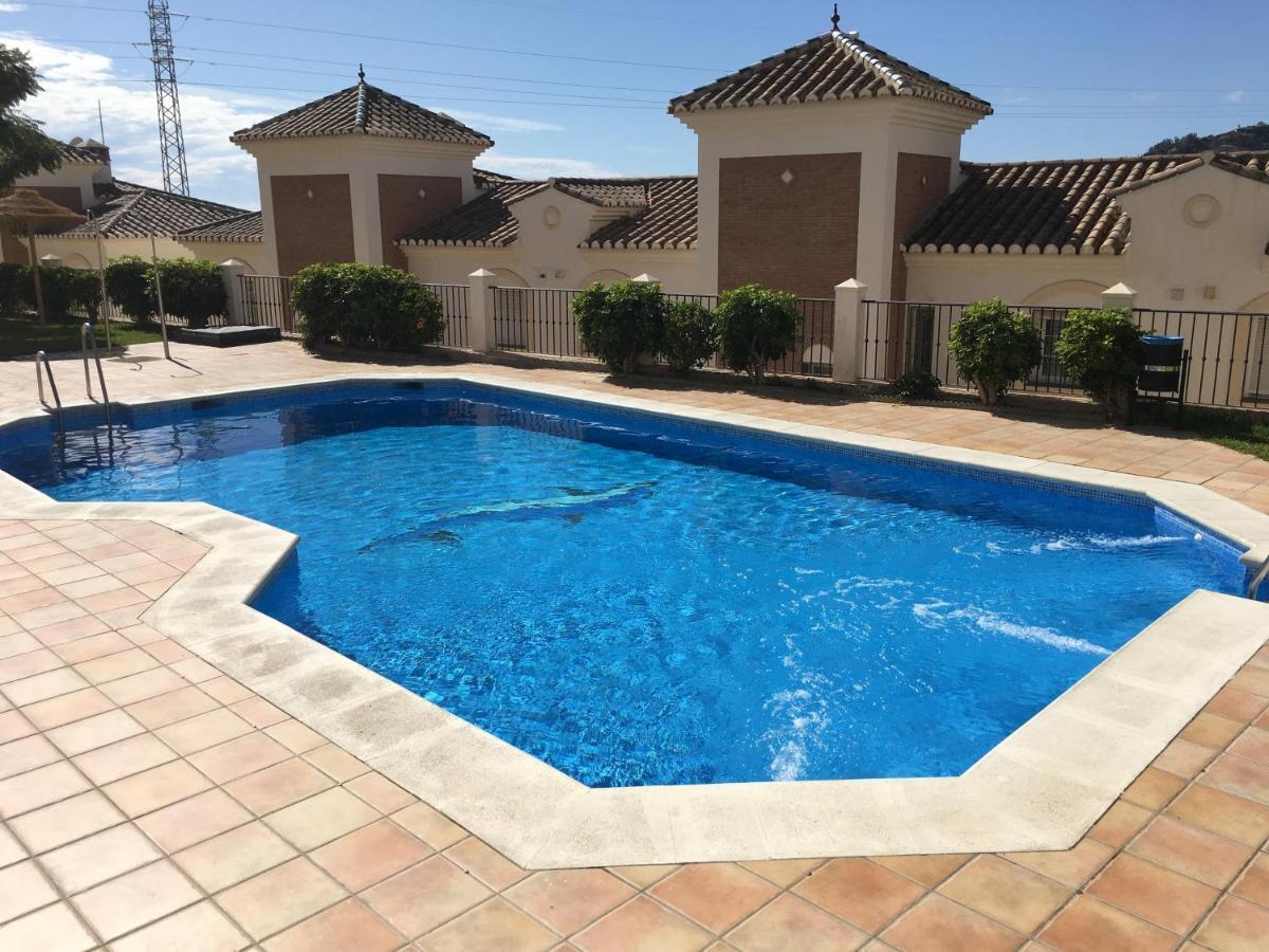 Stunning 2-Bed House In Nerja W Pool A C Garage Сasa de vacaciones *
