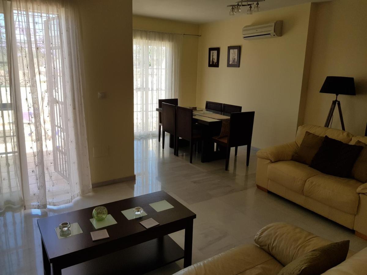 Сasa de vacaciones Stunning 2-Bed House In Nerja W Pool A C Garage Nerja