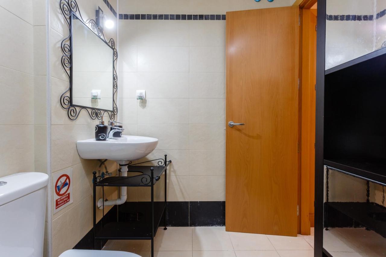 Puerta San Felix Free Parking By Cadiz4rentals *
