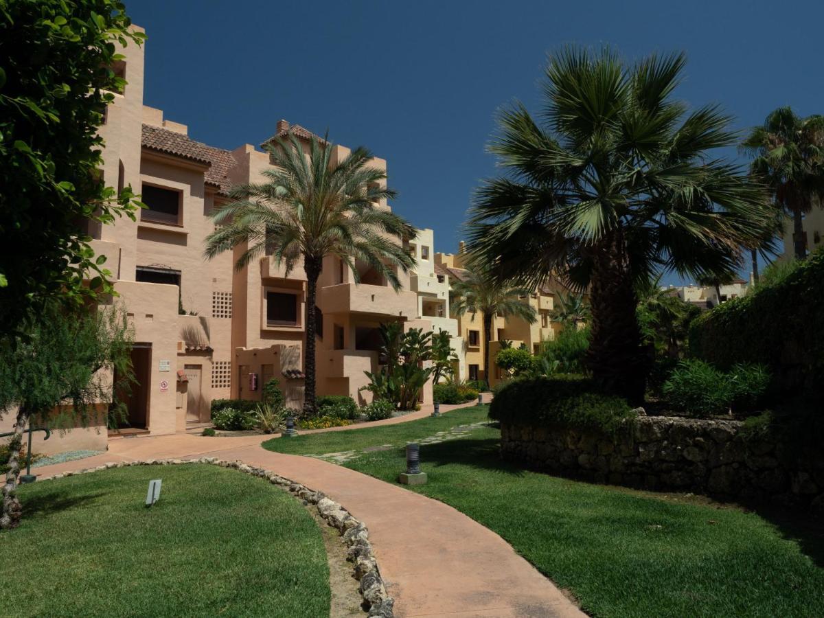 2290-apt With Terrace Sea View And Pools