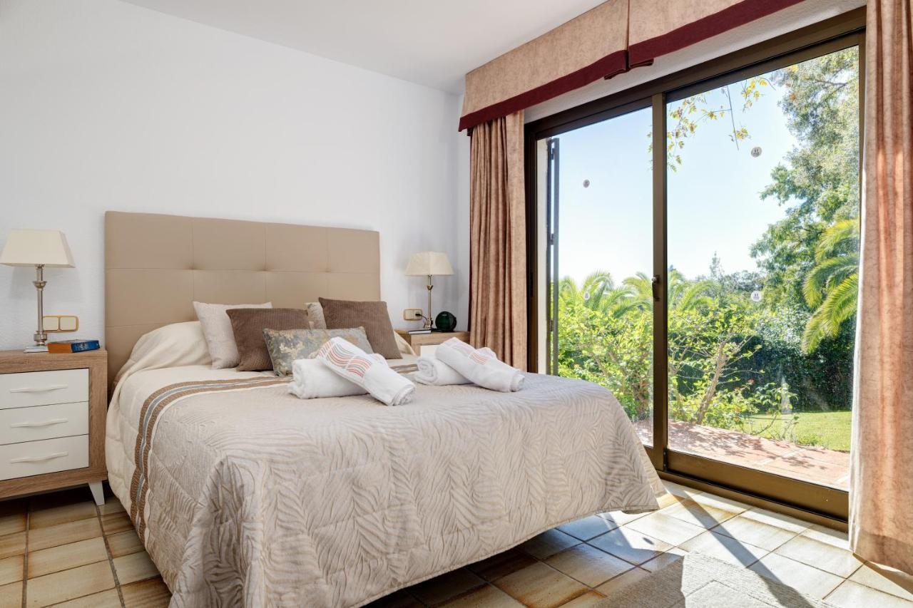 Villa With Private Pool And Garden In *