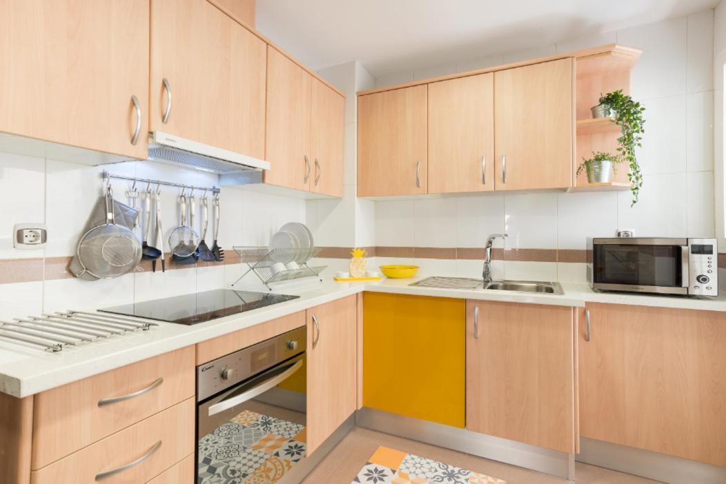 Charming On The - Pool And Parking Apartment Malaga