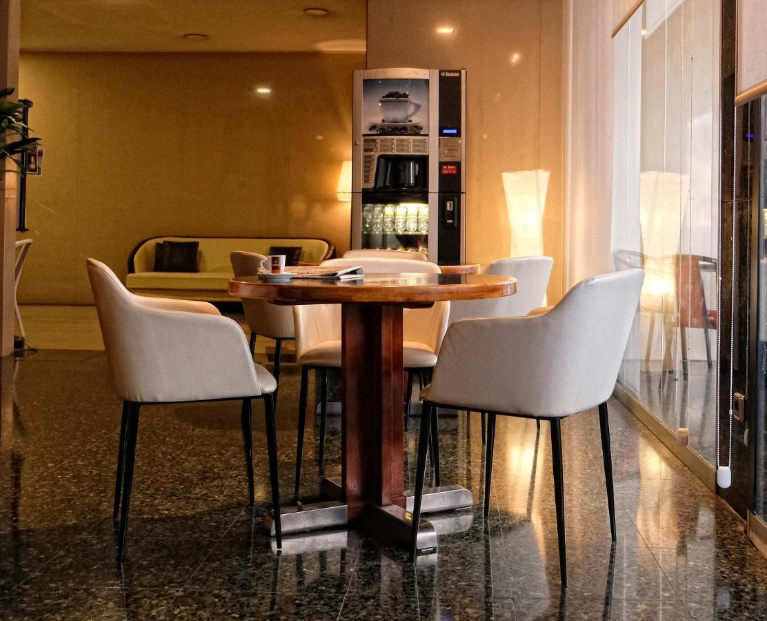 Hotel Reconquista 3*