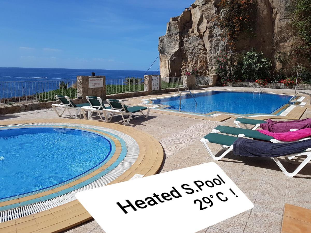 Apartment Seaside Haven: Deluxe Seaview With Heated Pools