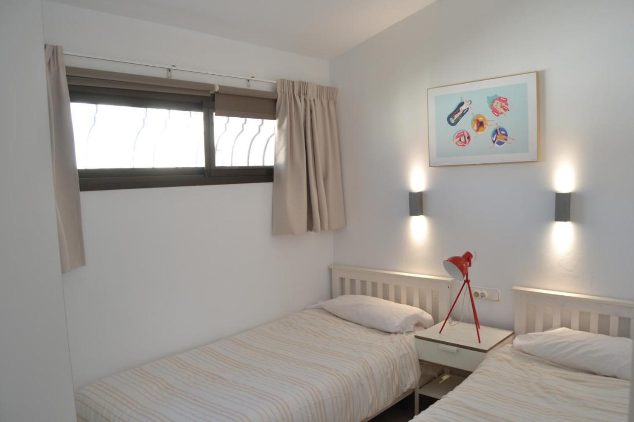 White Exclusive Bungalow. 2 Rooms, Garden & Pool. Сasa de vacaciones
