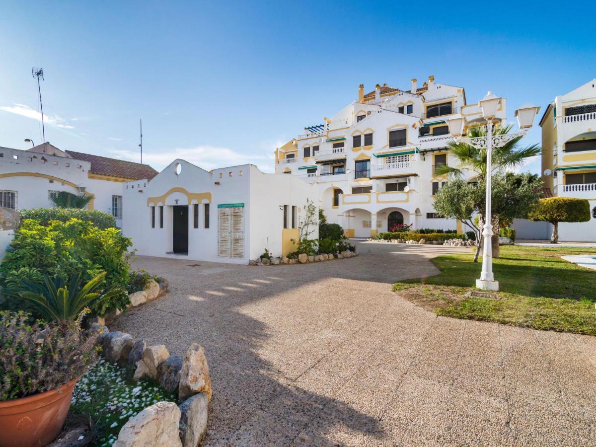 Lovely In With Balcony Apartment *