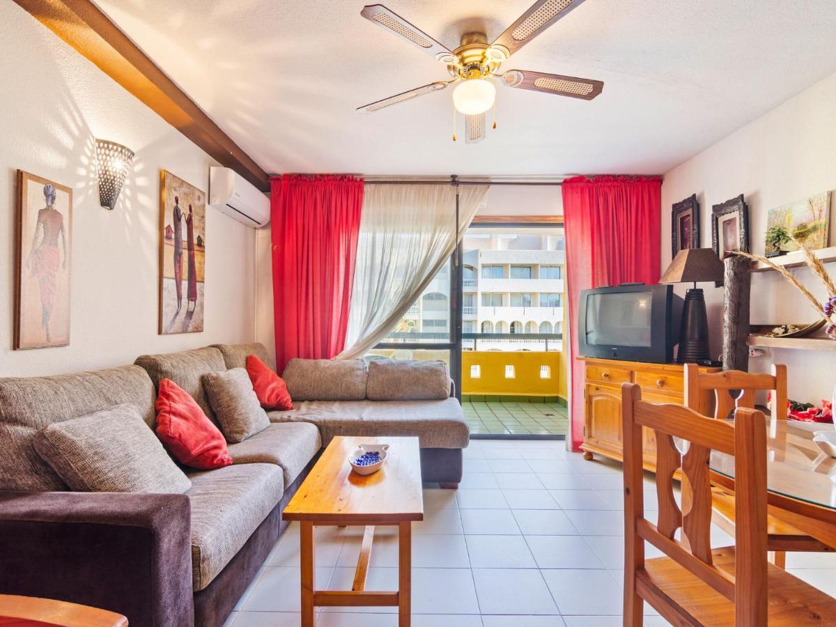 Lovely In With Balcony Apartment *