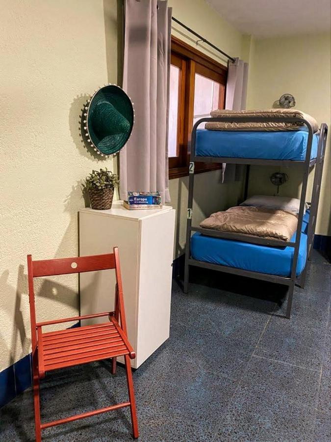 X Hostal