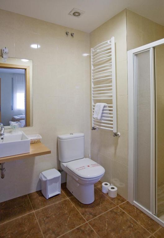 Pensión Amolls Restaurant I Habitacions Olot