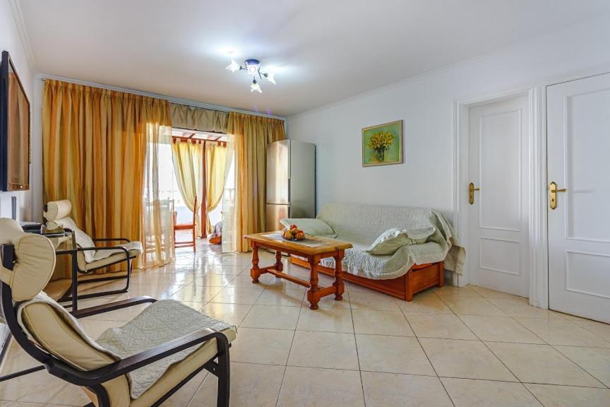 Paraiso Royal Apartment *