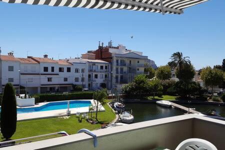 Port Sotavent 2c - En La Marina De - Piscina Comunitaria, - Parking - Vistas Al Canal - Cerca Centro Y Playa * Ampuriabrava