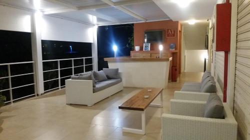 Apartahotel Vista Al Puerto San José