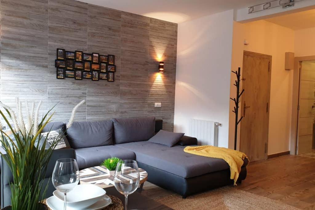 Junto A Plaza Unamuno - Casco Viejo - Acceso Coche Apartamento *