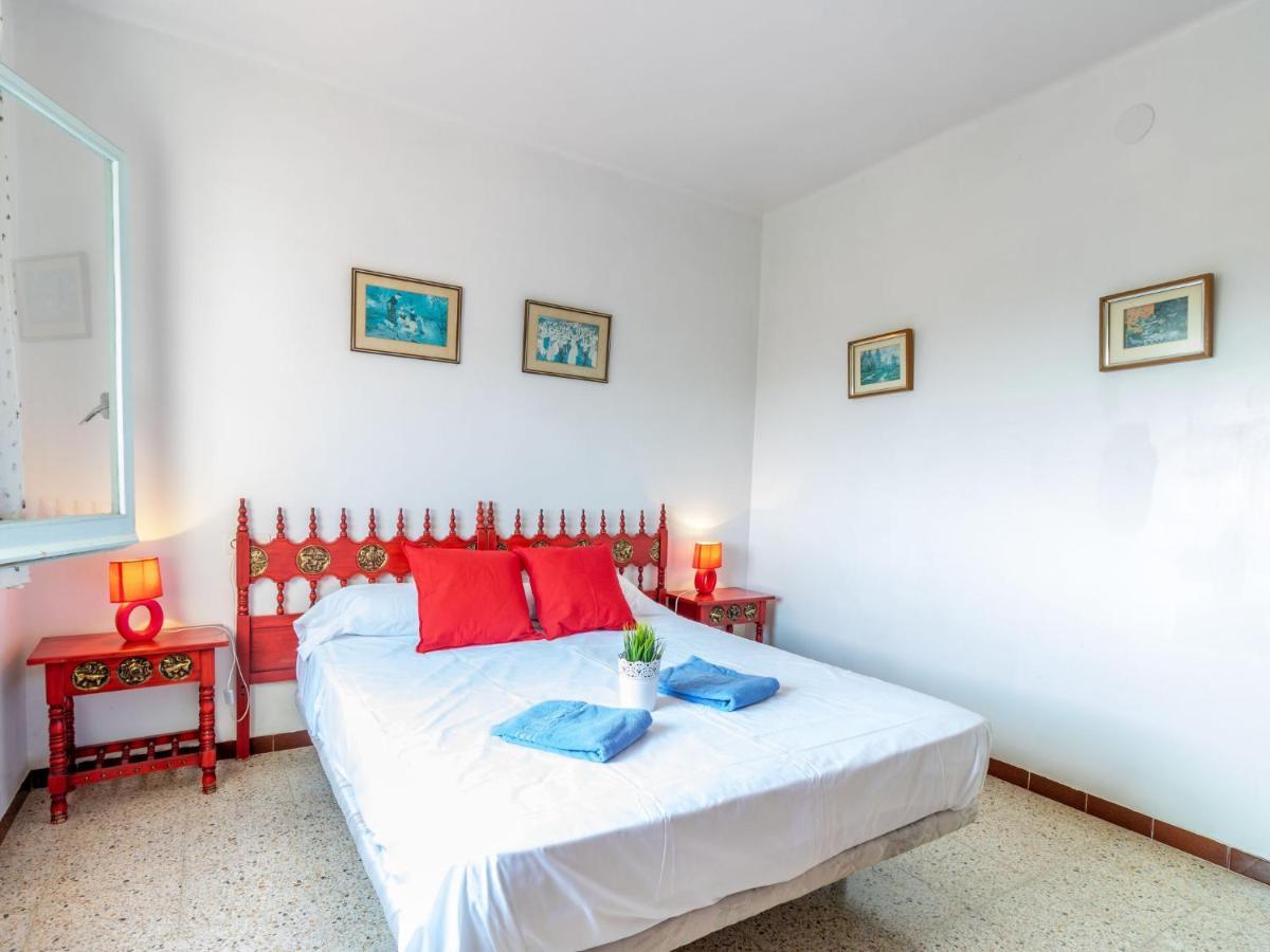 People I By Interhome Rosas