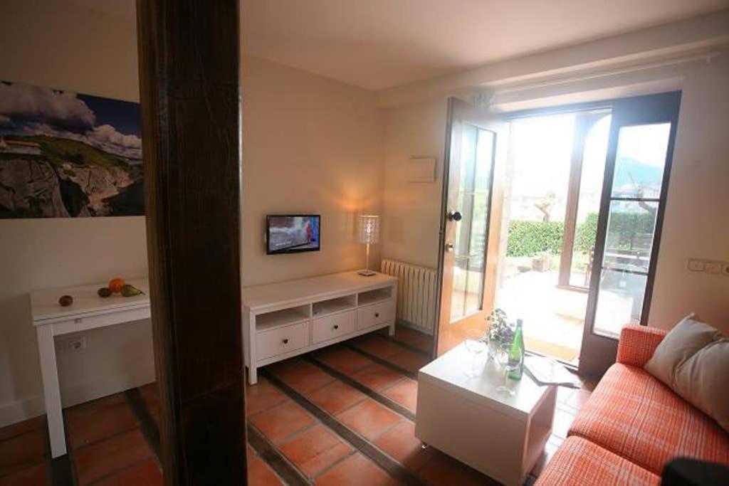 Apartment 2 Habit, Sala, Terraza, Jardin, Parking Gratis